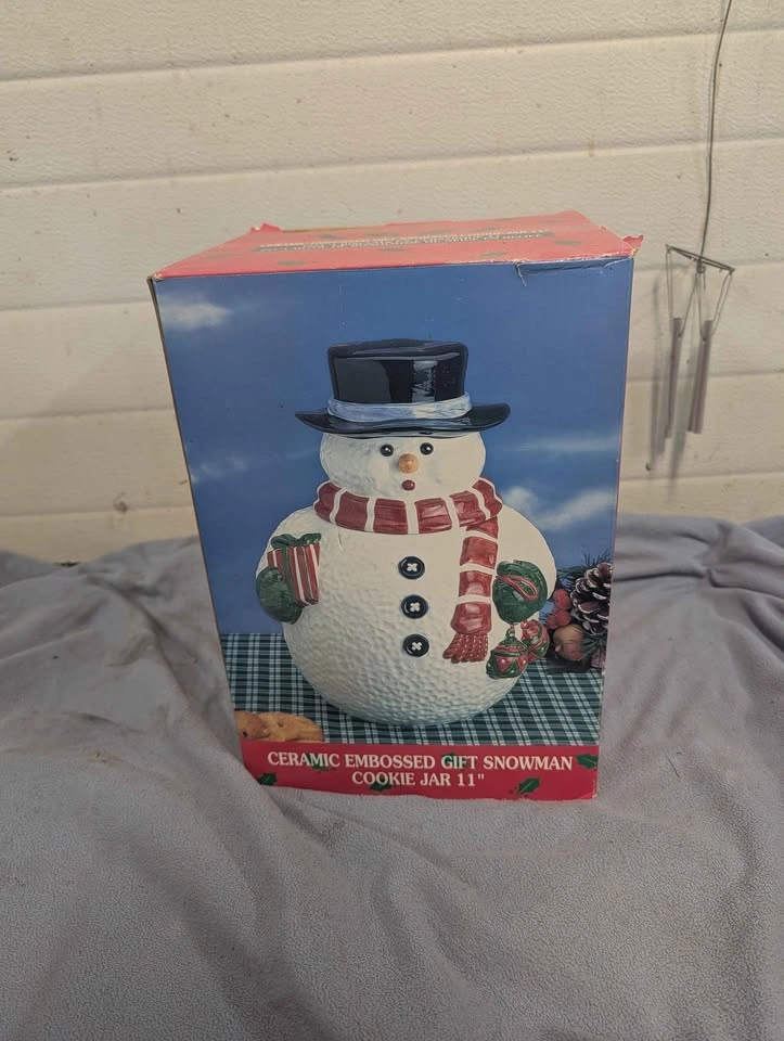 Vintage Snowman Cookie Jar & Salt/Pepper Shakers - photo 5
