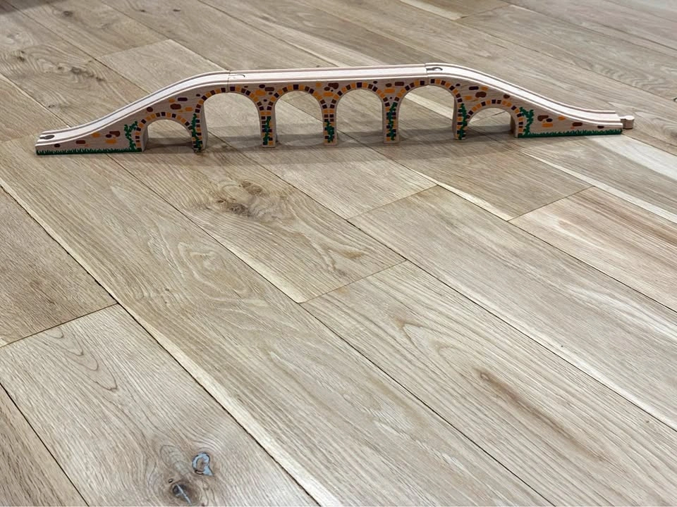 Thomas Comparable 6 Underway Bridge