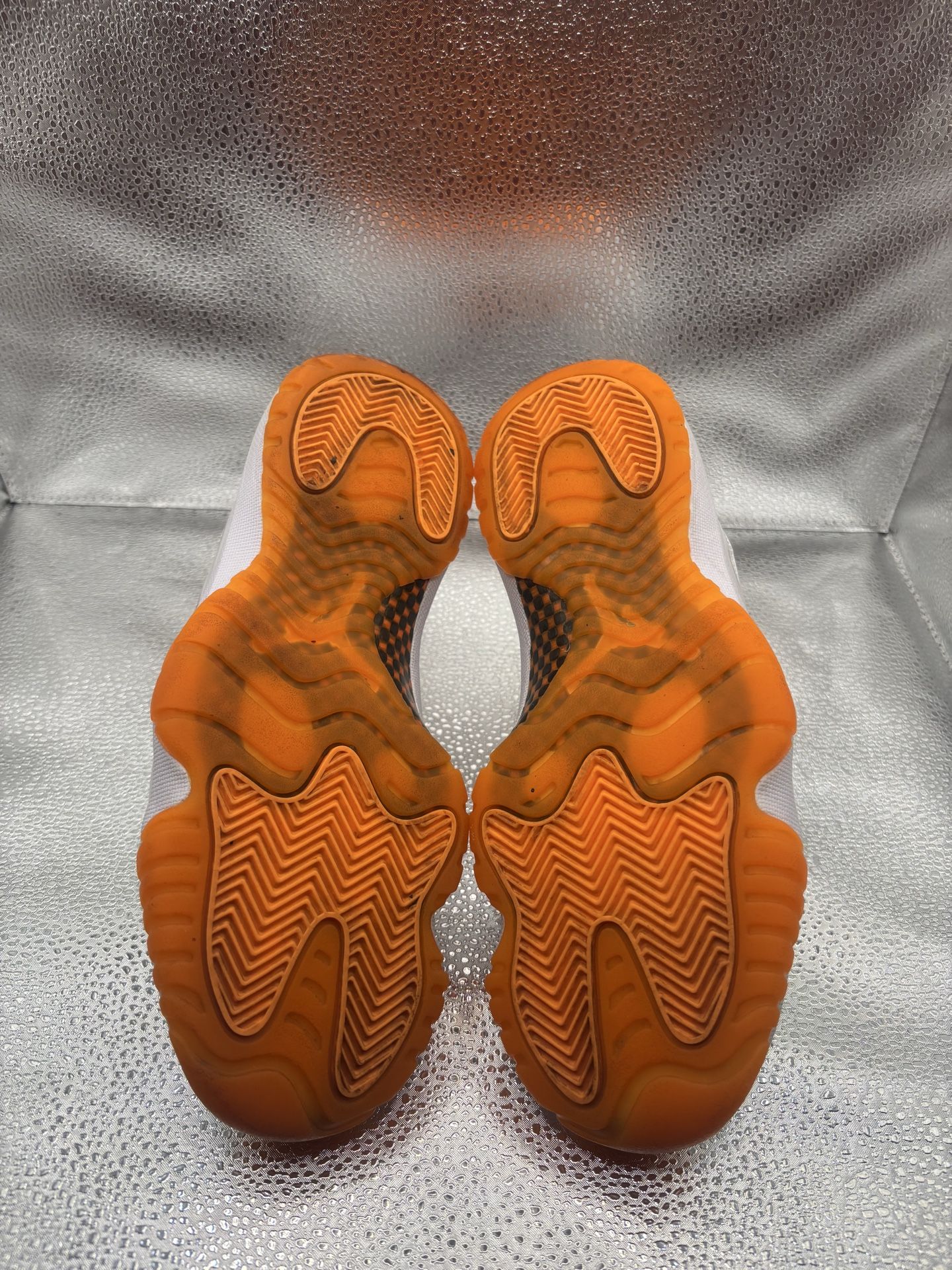 Air Jordan 11 low citrus 2021 - photo 3
