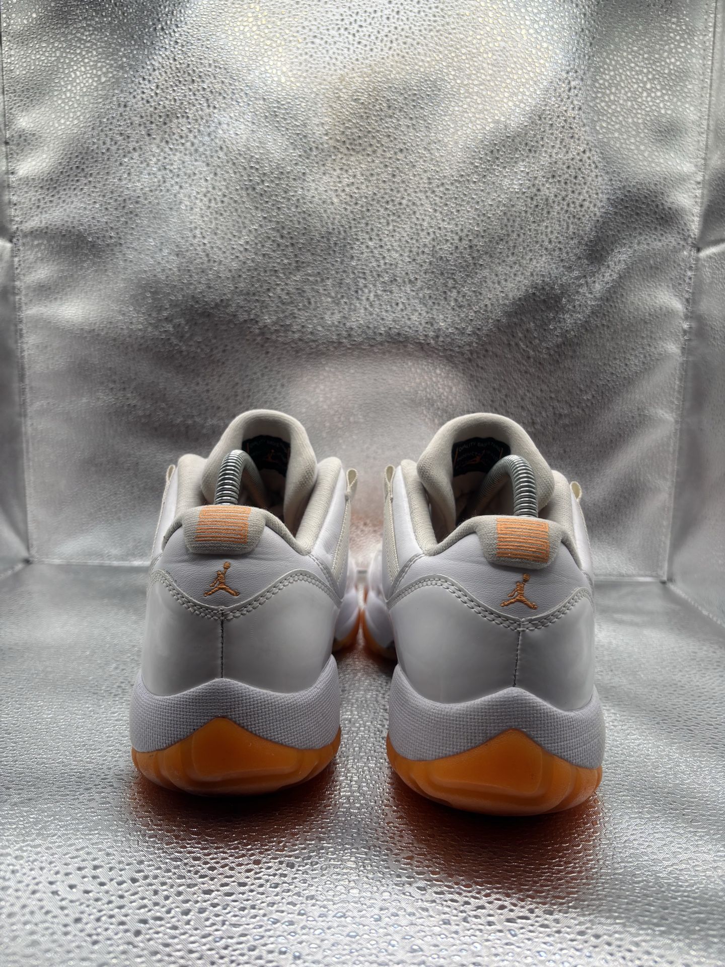Air Jordan 11 low citrus 2021 - photo 4