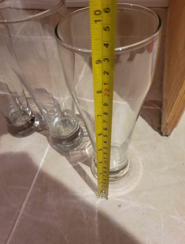 Glass vase $1 each