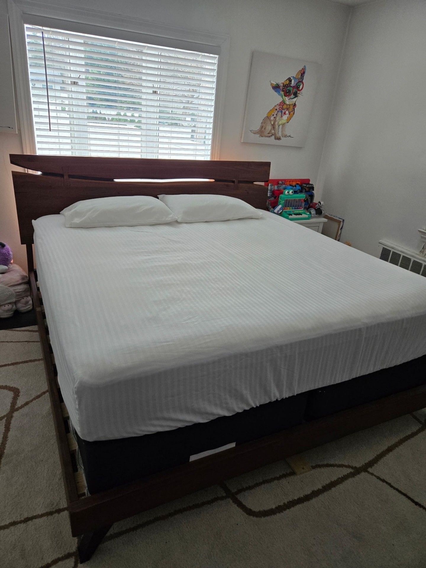King Size Solid Wood Bed Set w/ Nightstands & Dresser