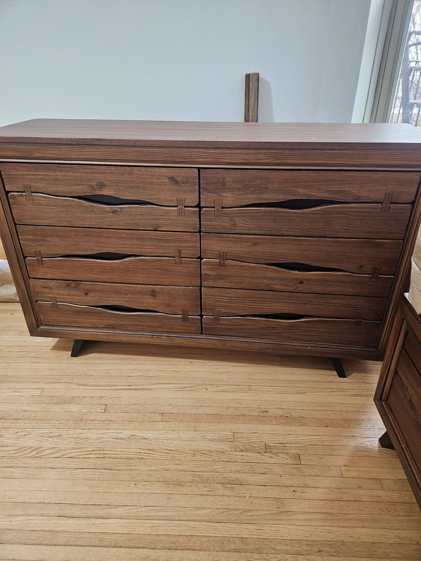 King Size Solid Wood Bed Set w/ Nightstands & Dresser - photo 2