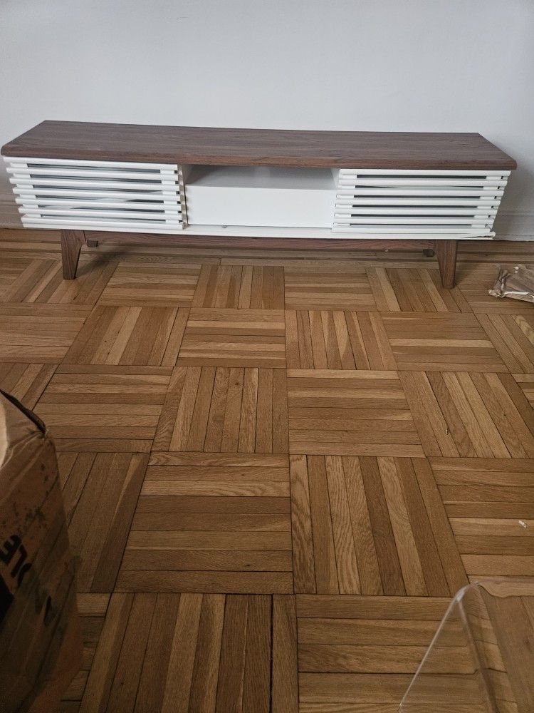 Tv Stand 59" Long. 17" Height
