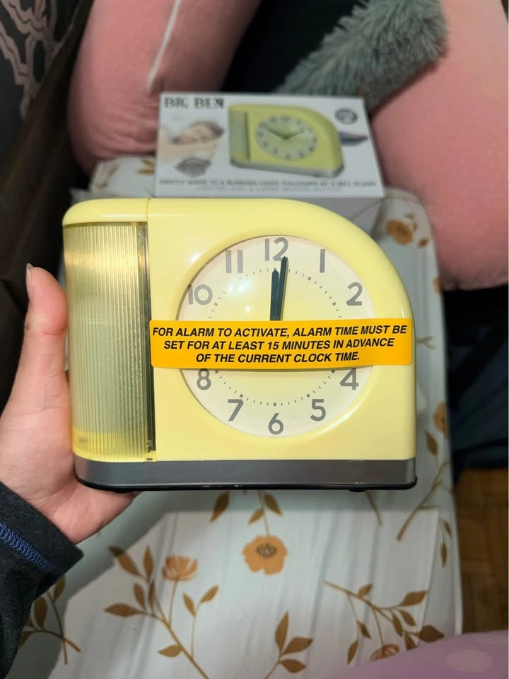 Big Ben Clock with USB Charging - photo 3