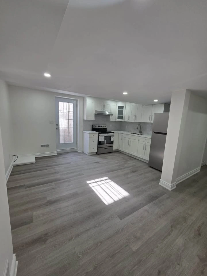 2 Beds 1 Bath - Apartment - photo 2