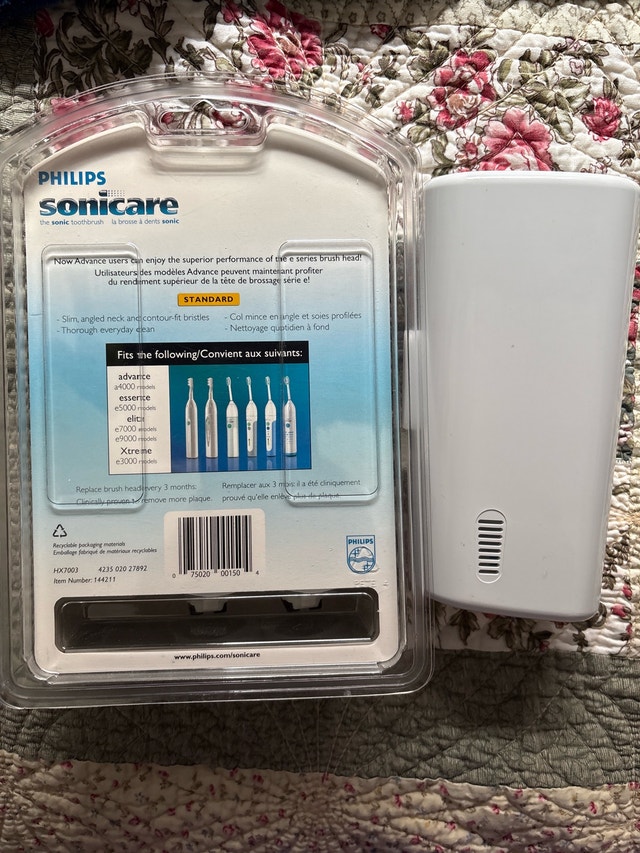 Philips Sonicare Electric Travel Case & New Brush Heads - photo 2