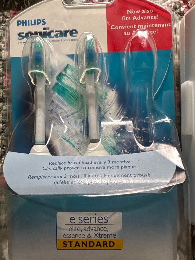Philips Sonicare Electric Travel Case & New Brush Heads - photo 3
