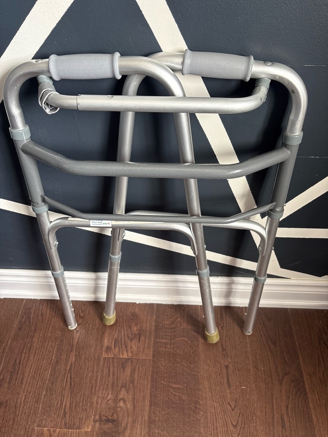 Adjustable Walker - photo 2