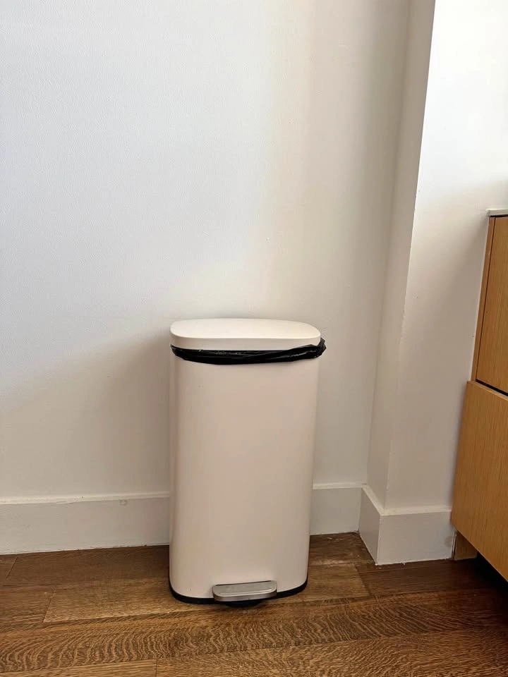 8 Gallon Stainless Steel Step Trash Bin