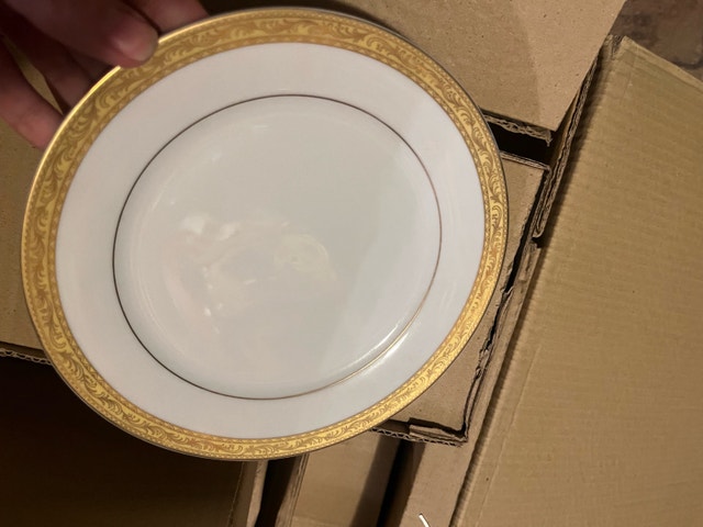 BRAND NEW IN BOX - 47pc Joshua Maxwell Studio "Monaco" Porcelain - photo 3