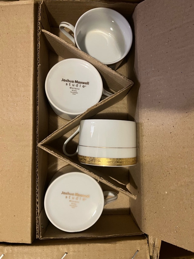 BRAND NEW IN BOX - 47pc Joshua Maxwell Studio "Monaco" Porcelain - photo 4