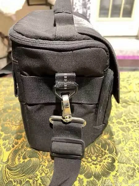 Lowepro Canon Black Nylon Camera Shoulder/Sling Bag - photo 2