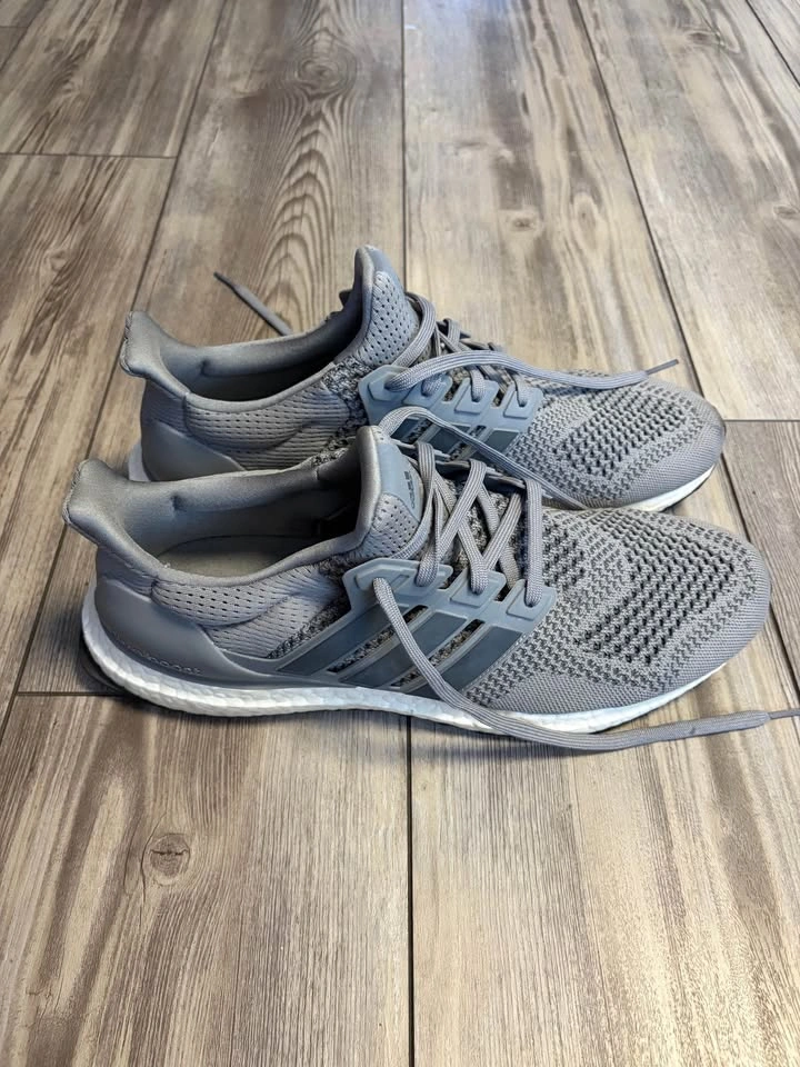 Adidas Ultraboost size 12 - photo 2
