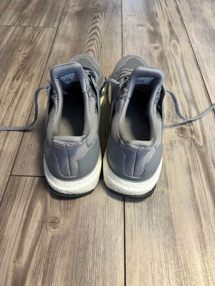 Adidas Ultraboost size 12 - photo 3
