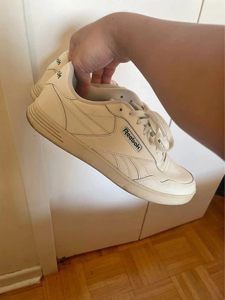 Reebok Sneakers