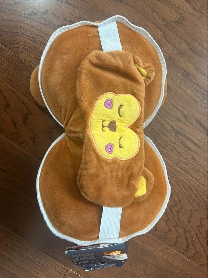 Kids travel pillow with eye mask - photo 2