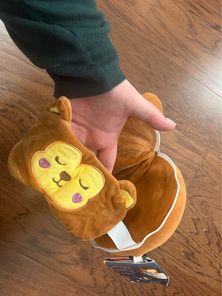 Kids travel pillow with eye mask - photo 3