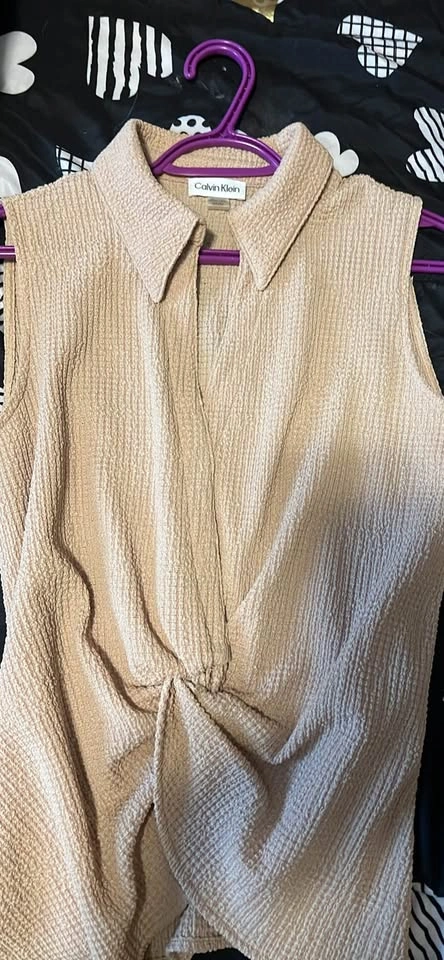Cute fitting Calvin Klein ladies top - photo 2