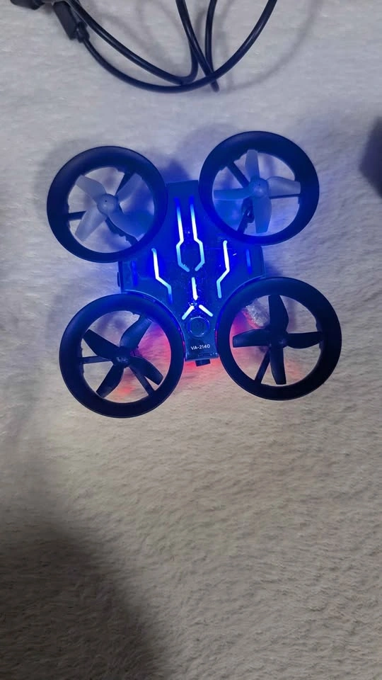 Voyage VA-2140 Mini Drone w Controller - photo 3