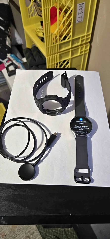 Samsung Galaxy Smartwatch 7 with Extras