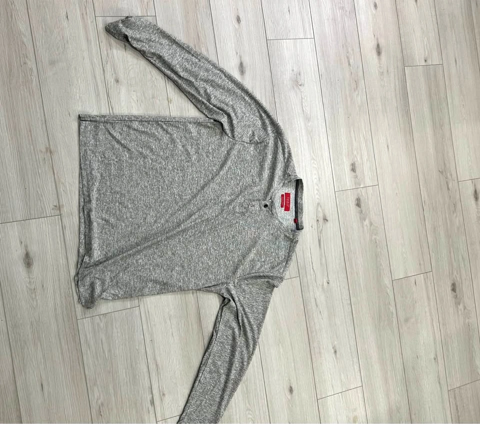 Extra large longsleeve shirt