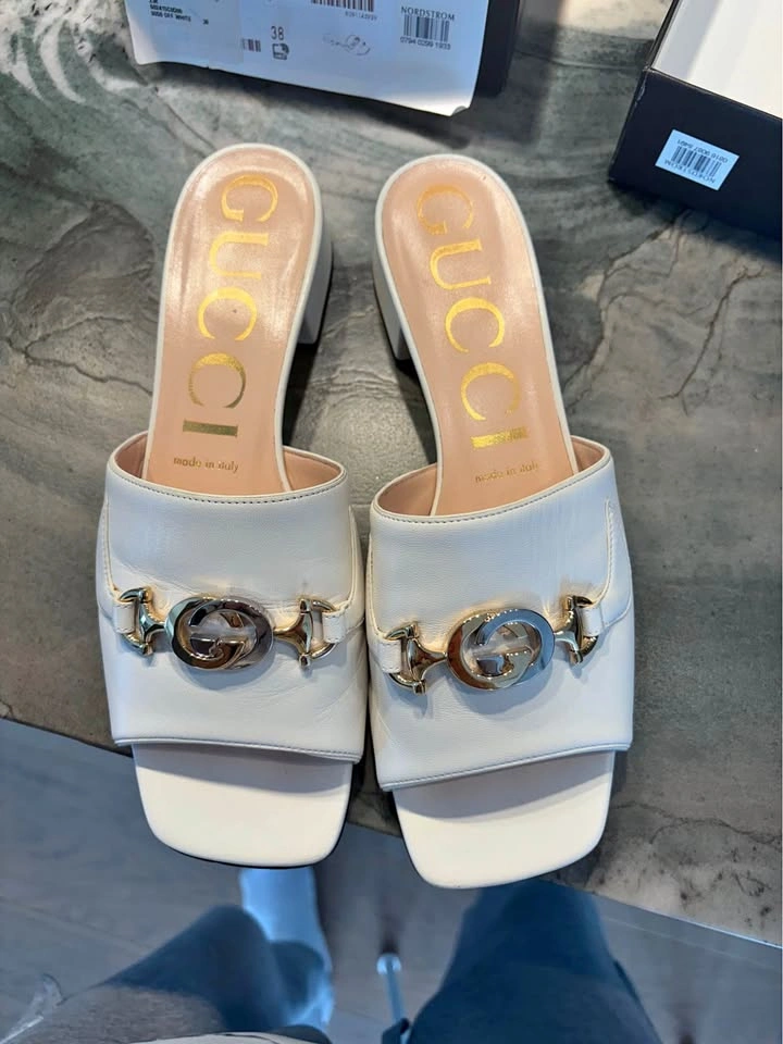 White Leather Gucci Zumi Slide Sandals