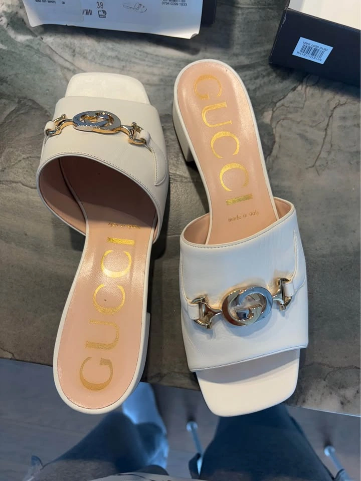White Leather Gucci Zumi Slide Sandals - photo 2