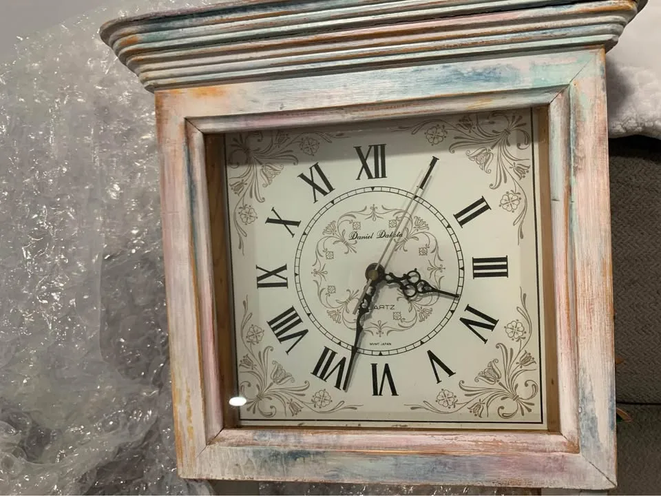 Daniel Dakota Hand painted Quartz Wall Clock image indicator(2)