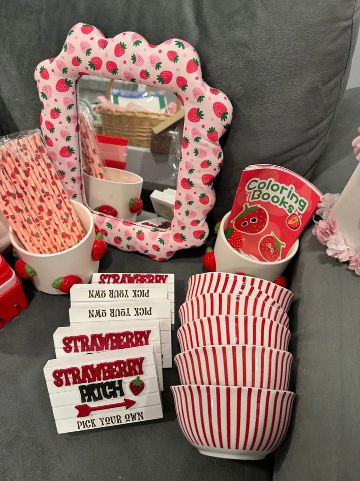 Berry First Birthday Bundle and Decorations image indicator(2)