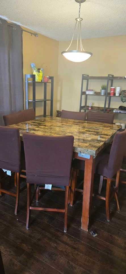 Large dining room table - photo 3