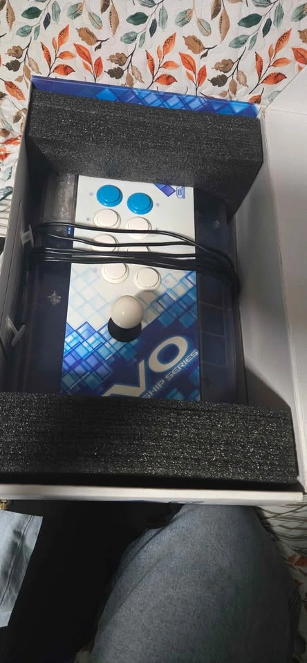 Mad Catz 2012 EVO Championship Fightstick Pro - photo 2