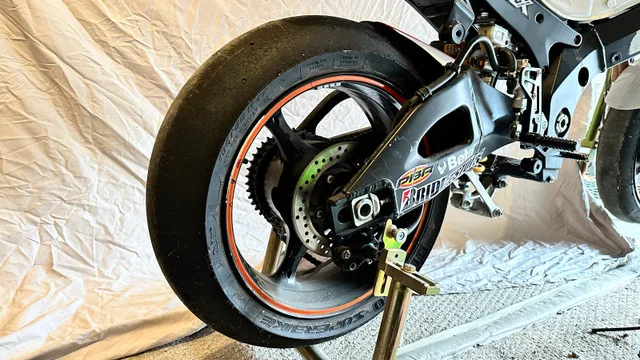 Gsxr 1000 rear wheel thumbnail