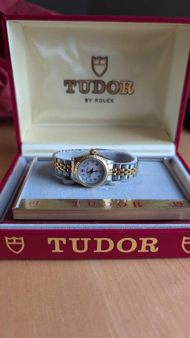 Tudor Princess 92413 with Box, Case, and Booklet