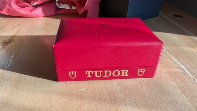 Tudor Princess 92413 with Box, Case, and Booklet - photo 2