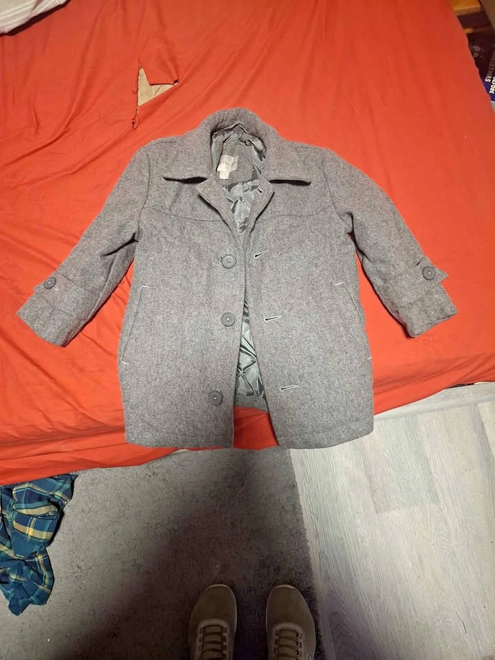 MINT CONDITION Retreat Grey Jacket – Size 4