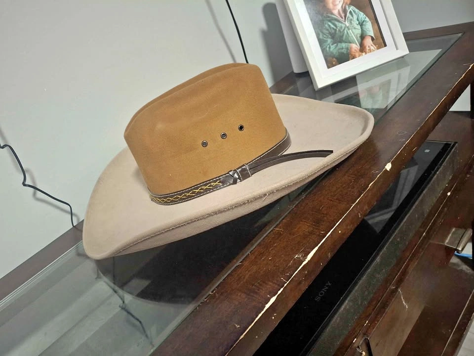 BRAND NEW Sens Style Cowboy Hat – Bought at Shawville Fair Last