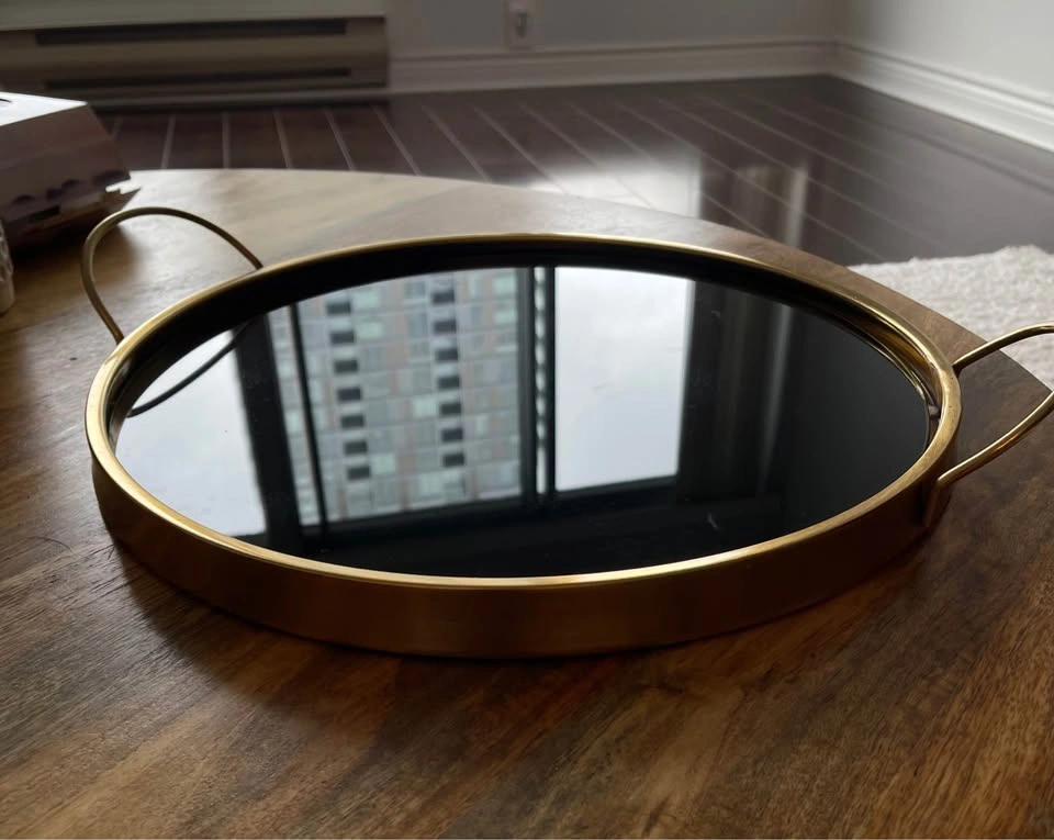(Must go by April 27)Gold & Black Round Tray - photo 5