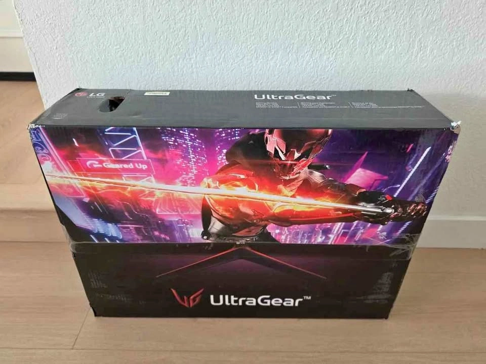 27" LG UltraGear Gaming Monitor (144Hz, 1ms, G-Sync Compatible)