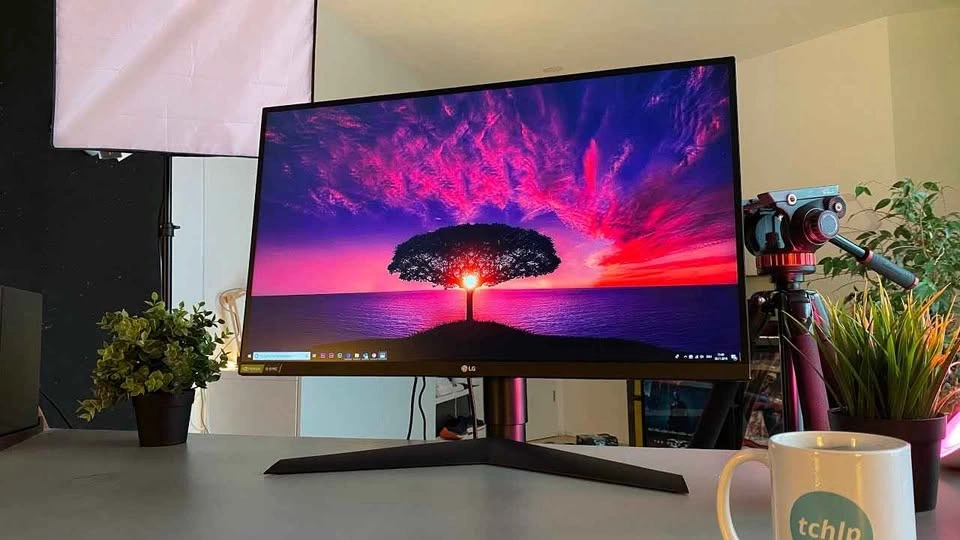27" LG UltraGear Gaming Monitor (144Hz, 1ms, G-Sync Compatible) - photo 2