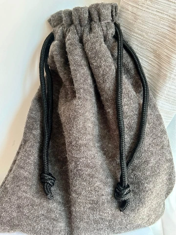 Unique Cameo Pearl Boot Shoe Storage Bag - photo 3