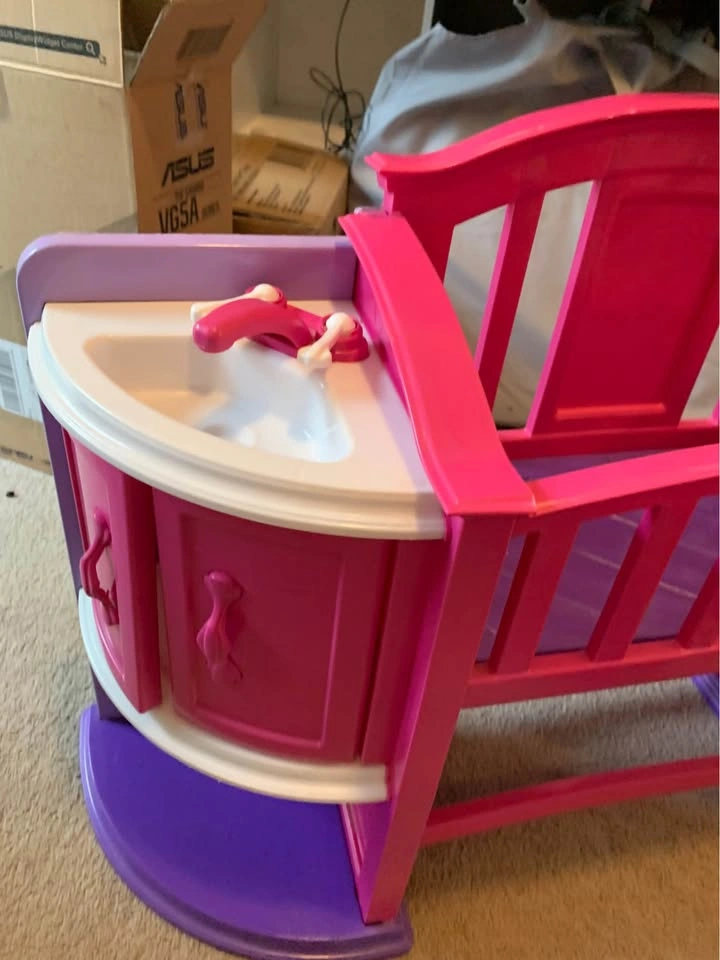 Baby doll crib and play center - photo 2