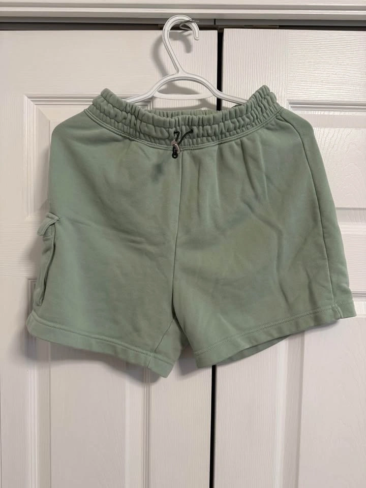 Various clothing items - photo 5