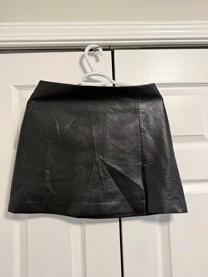 Aritzia Clothing Sale - Skirts, Pants, Dresses