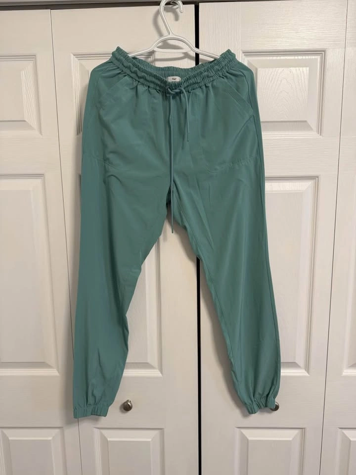 Aritzia Clothing Sale - Skirts, Pants, Dresses - photo 3