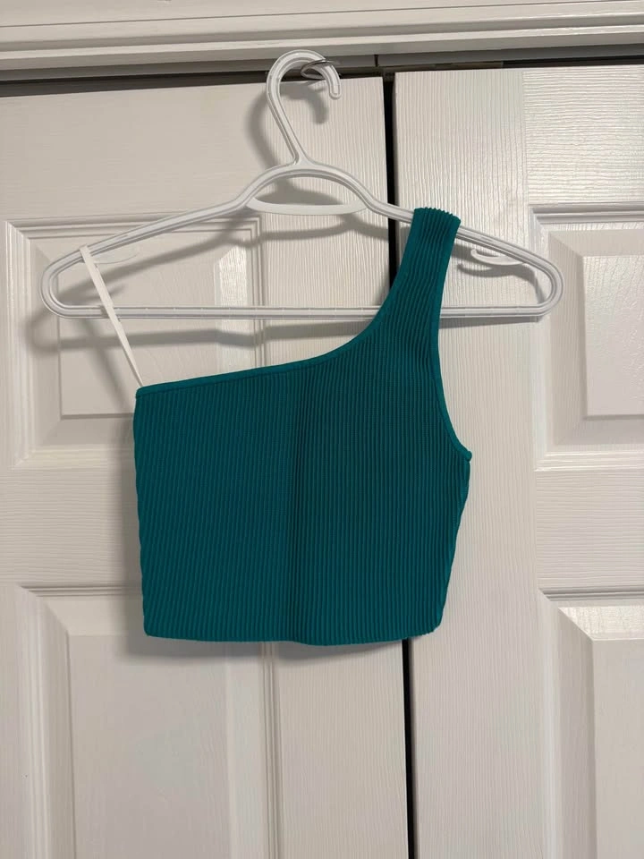Aritzia Wilfred & Babaton Tops & Bodysuits - Various Sizes - photo 4