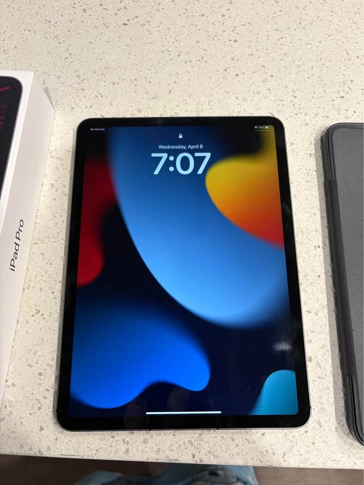 iPad Pro 11 Inch 3rd Gen Cellular + Wifi 256GB - photo 3