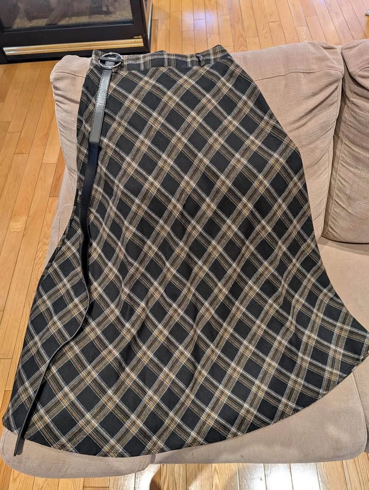 Long Plaid skirt