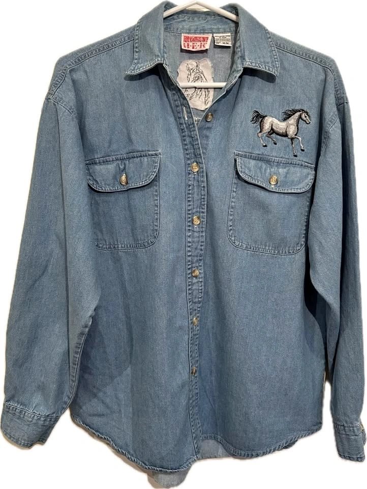 Vintage Denim Shirt with Horse Embroidery – Western Style – Size