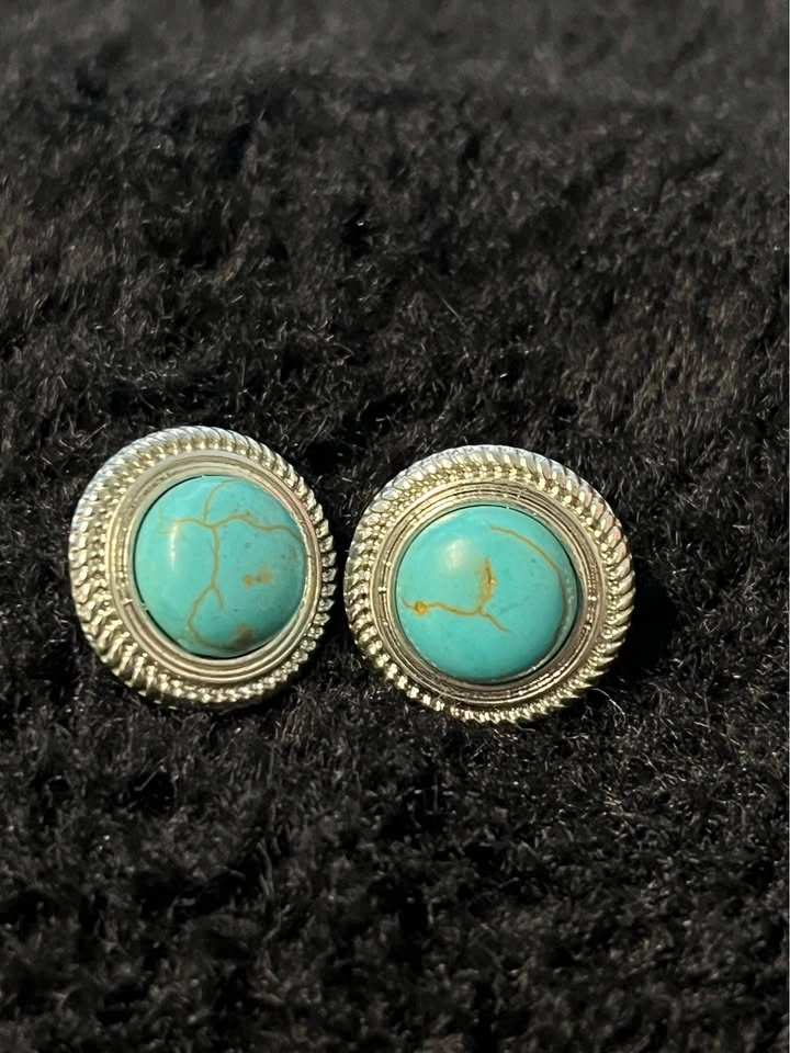 Silver-Tone Turquoise Necklace Set - photo 3